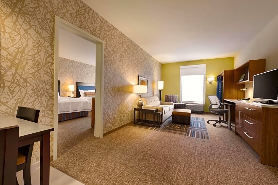 Photo 1 of 5 of 1 King Bed Suite, Accessible, Bathtub