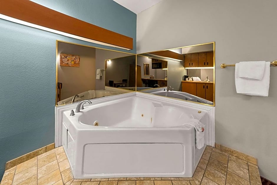 Econo Lodge Inn & Suites Mesquite - Dallas East