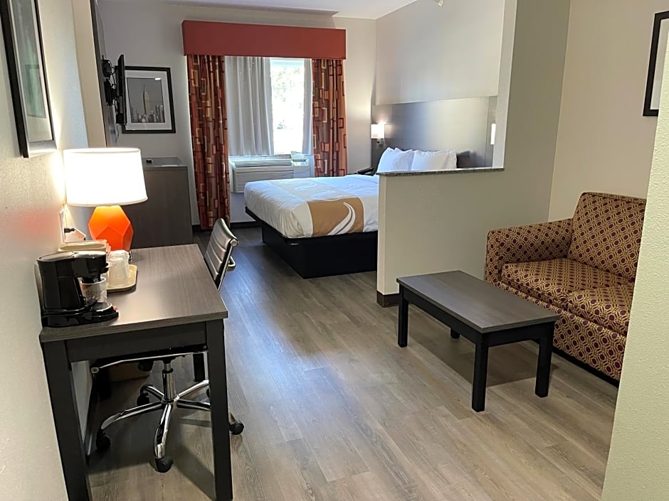 Quality Suites I-44