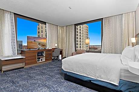 King Room - Mobility/Hearing Accessible