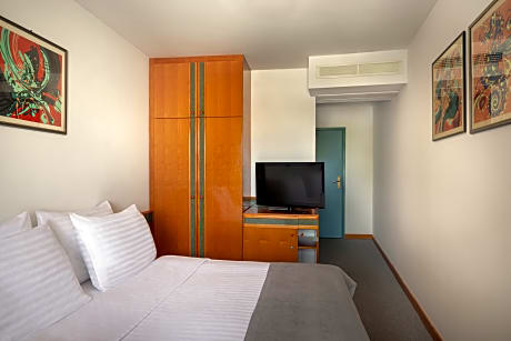 BASIC DOUBLE ROOM