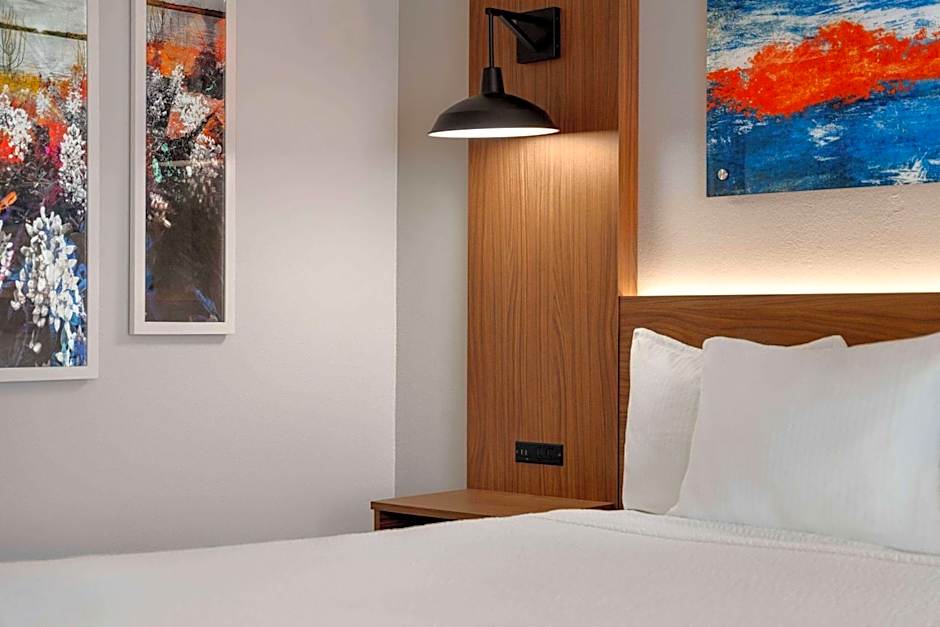La Quinta Inn & Suites by Wyndham Stephenville