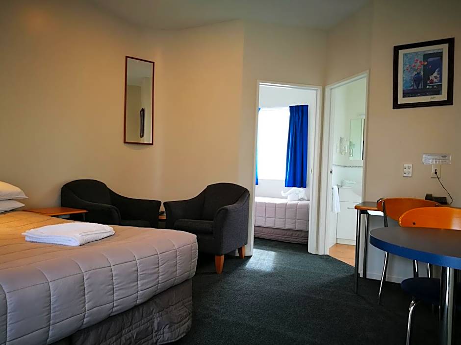 Airport Birches Motel