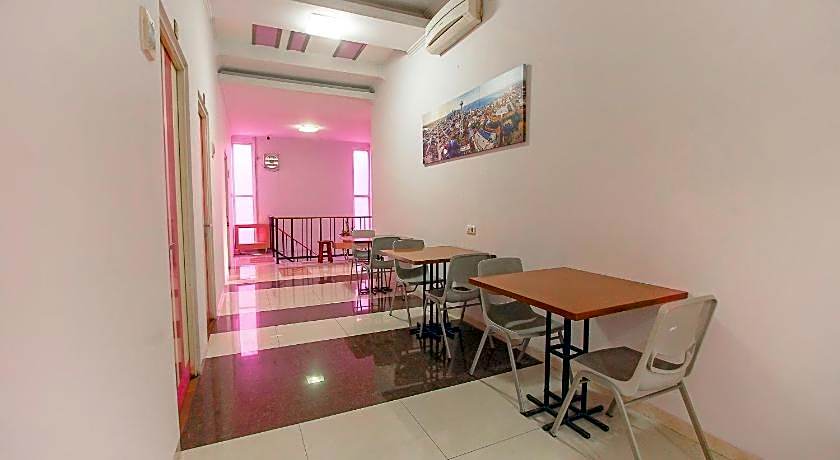 Urbanview Hotel FiFFa Kauman Malang