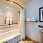 Grand Park Hotel Vancouver Airport, Ascend Hotel Collection