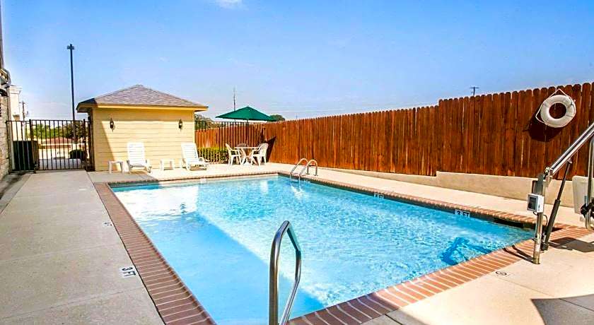 Sleep Inn & Suites Gonzales near Palmetto State Park