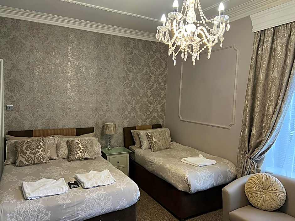 Tanes Hotel