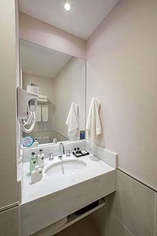 Standard Triple - 3 Single Beds