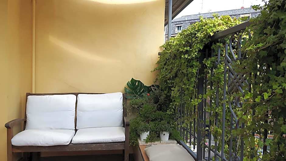 Bronzino House