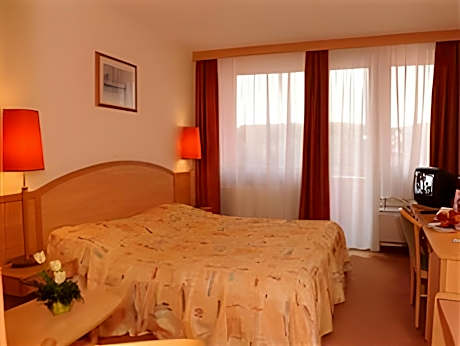 Superior Double Room with Extra Bed