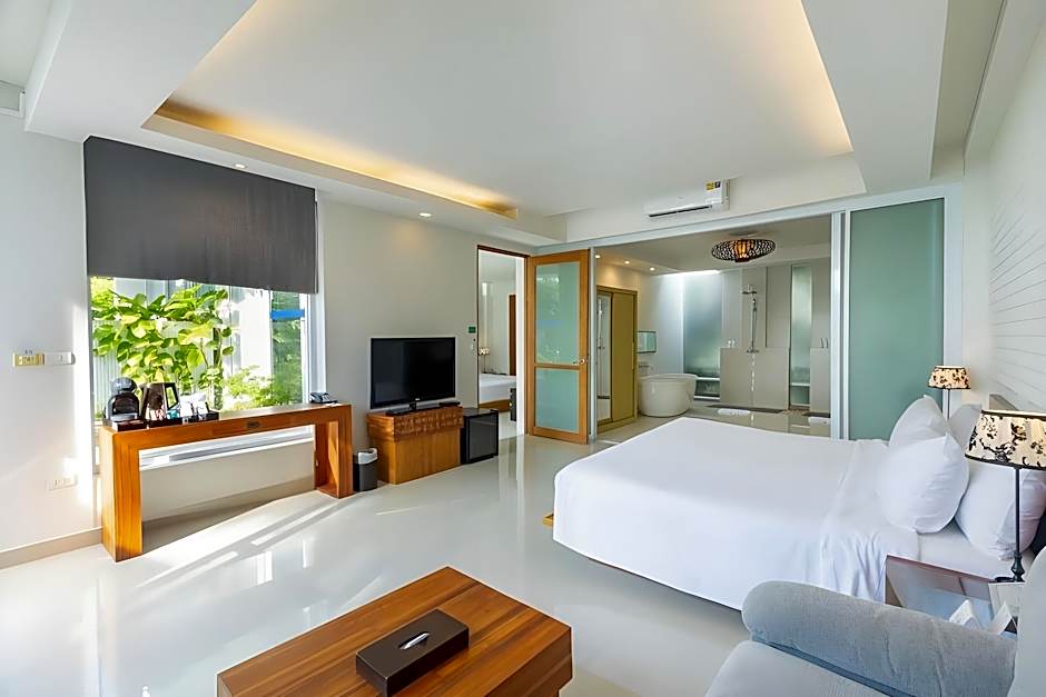 KC Beach Club & Pool Villas