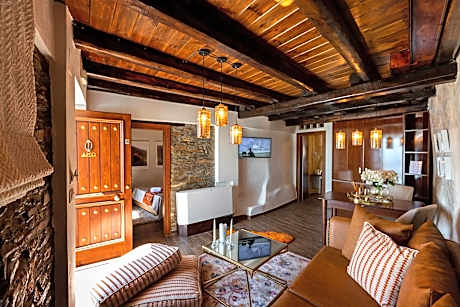 1822 Makrinitsa Suites