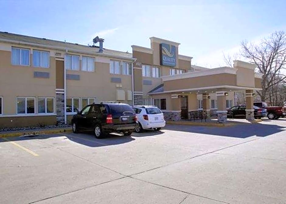 Quality Inn & Suites Des Moines Airport