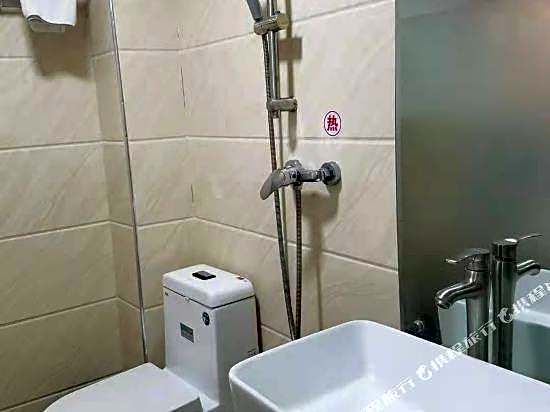 Longteng Hotel (Guangzhou Children's Hospital Ximenkou Subway Station)