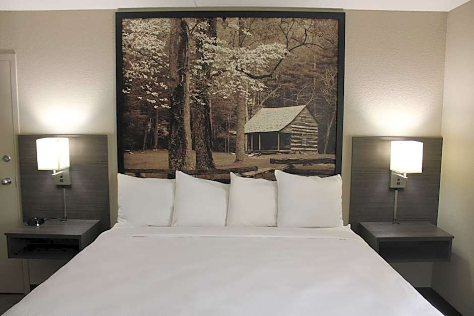 Boarders Inn and Suites by Cobblestone Lamar Missouri