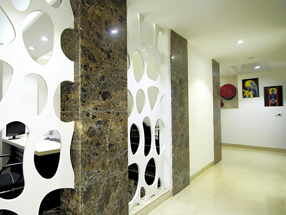 The Prime Balaji Deluxe @ New Delhi Railway Station Hotel