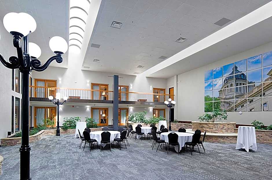 Ramkota Hotel - Pierre