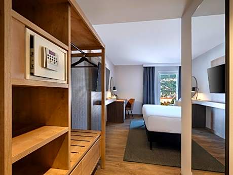 Connecting Family King Room