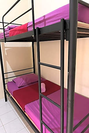 Mixed Dormitory Room