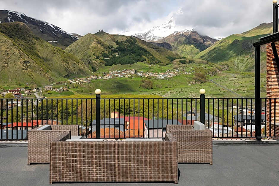 Hotel Memoir Kazbegi by DNT Group