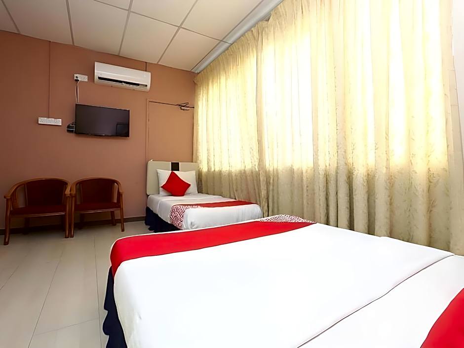 OYO 89588 Destiny Riverside Hotel