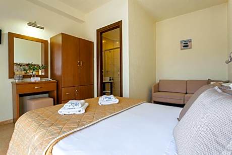 Double Room with Pool View