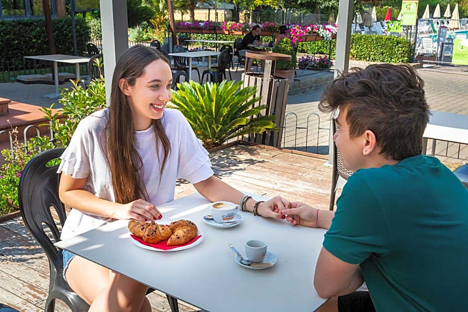 Roma Camping in Town