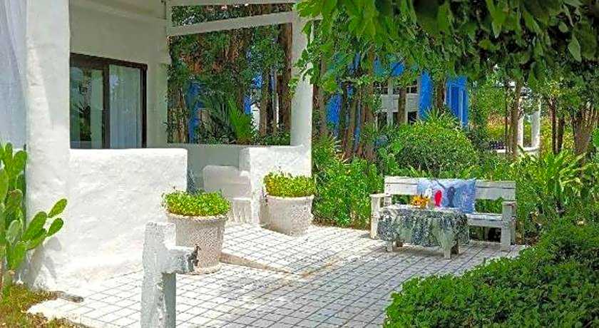 Brassiere Beach Hotel