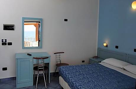 Double or Twin Room with Terrace