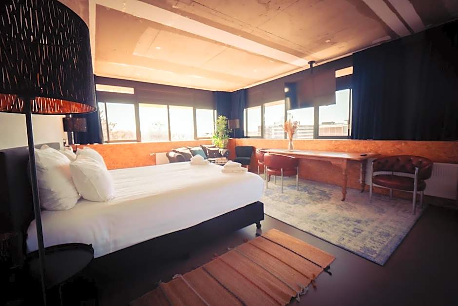 Urban Hotel The Golden Stork