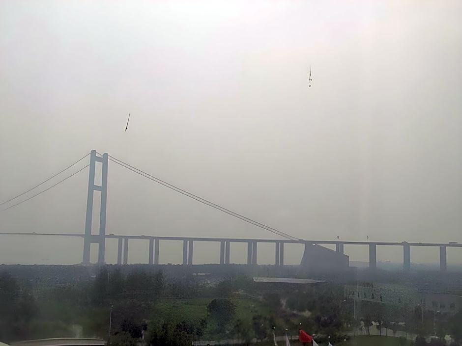 Jinling Runyang Bridge Hotel