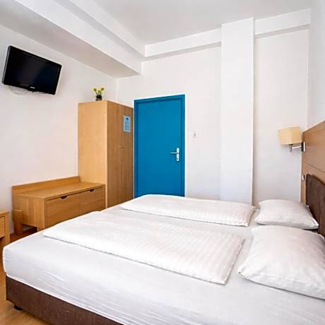 Double Room with Shared Bathroom