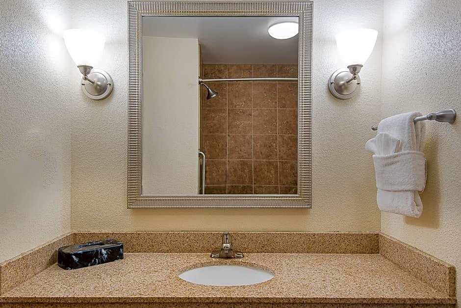 Holiday Inn Express and Suites Lafayette East By IHG