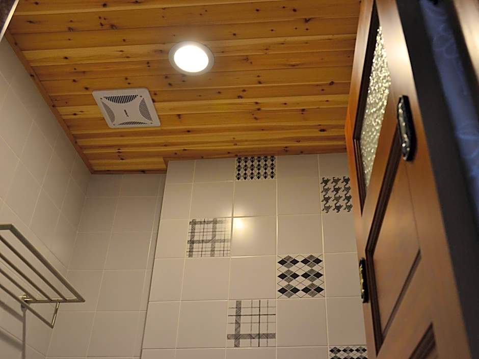 43&13 Room Store B&B