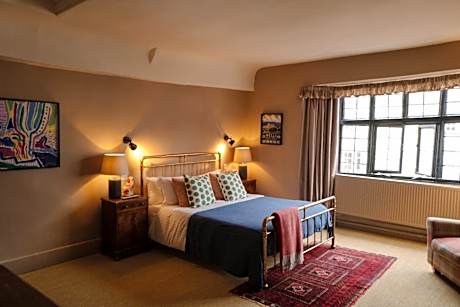 Family Room - No Dogs