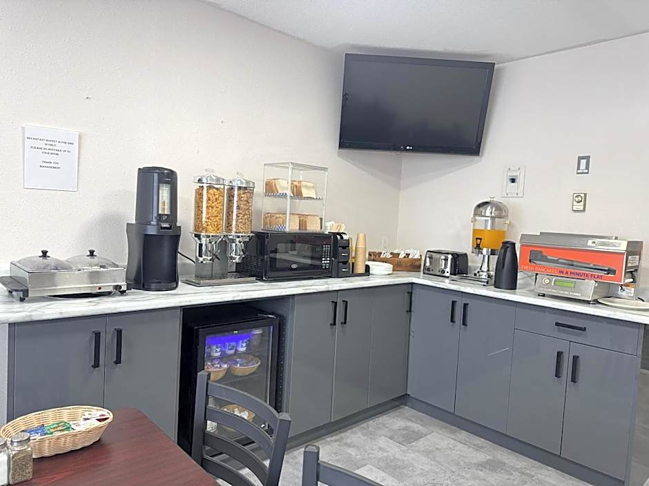 Howard Johnson by Wyndham Fort St. John