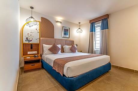 Valley view Indulge Room and Sit out