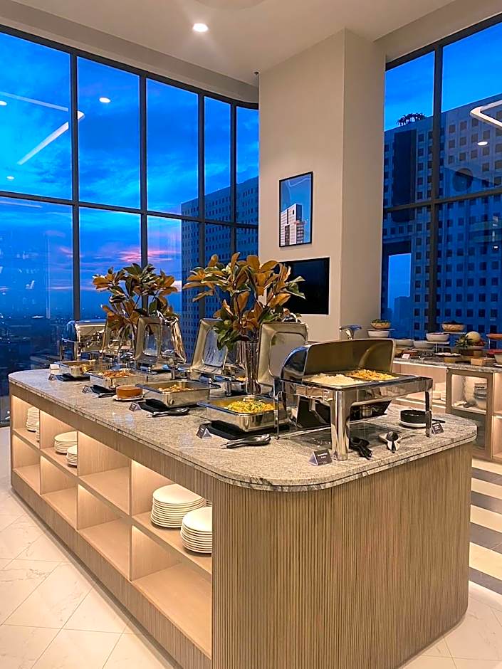 The Quarter Ratchayothin by UHG