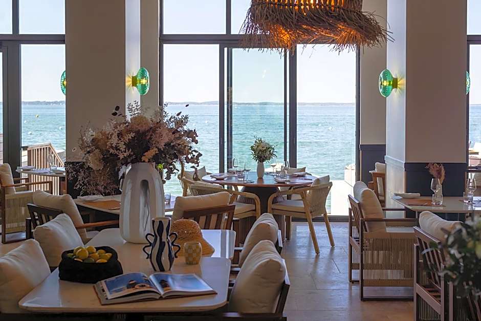 Les Vagues Hotel & Spa