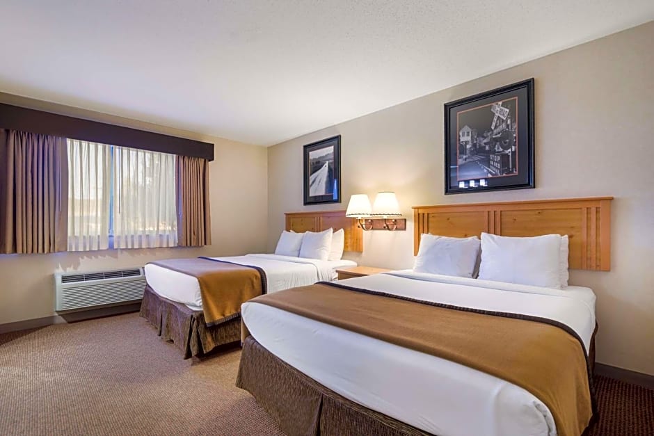 Best Western Golden Spike Inn & Suites