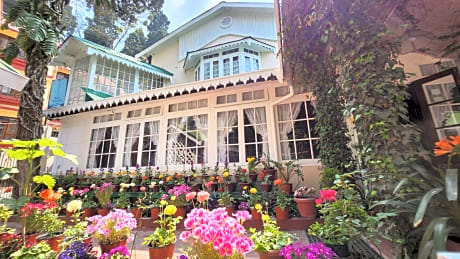 IVANHOE HOTEL (A Heritage Property)