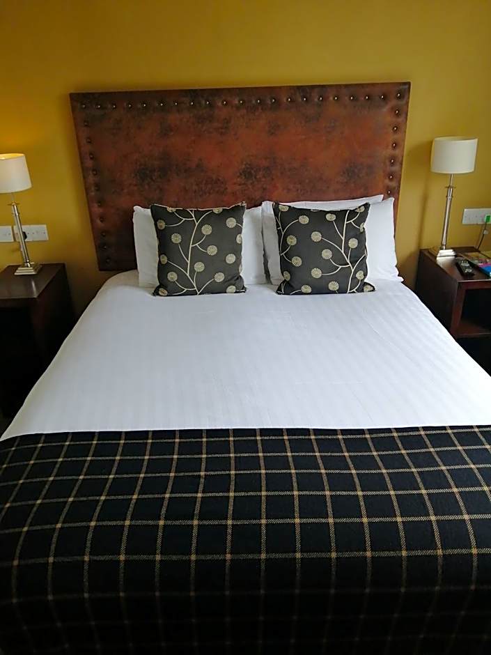 Eight Acres Hotel