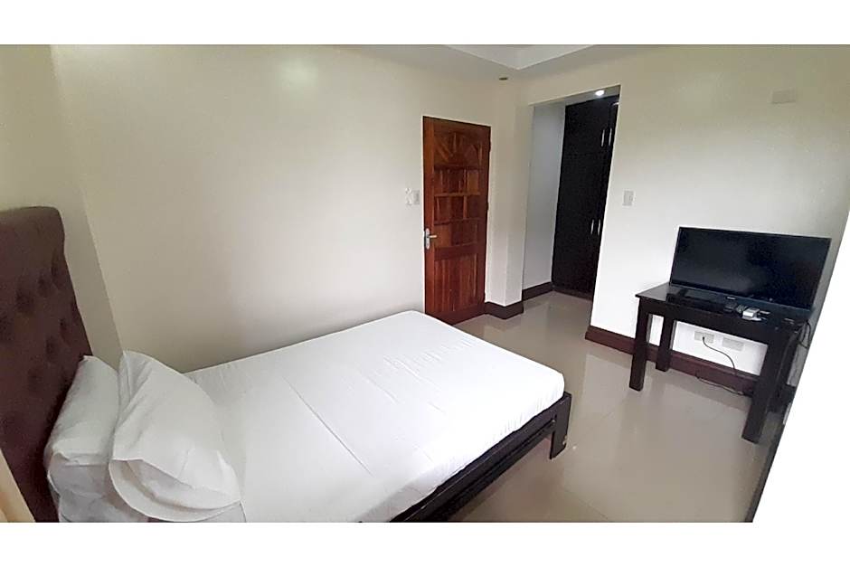 Adelaida Pensionne Hotel