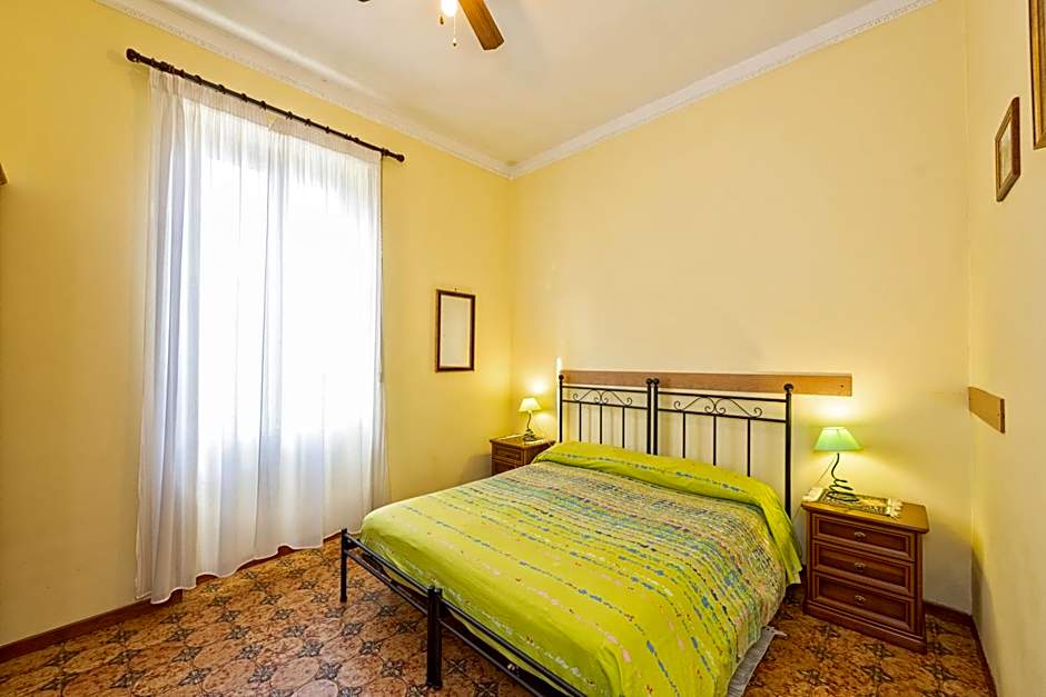 A Vinicius Et Mita Guest House