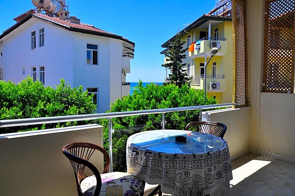 Delphin Hotel Side