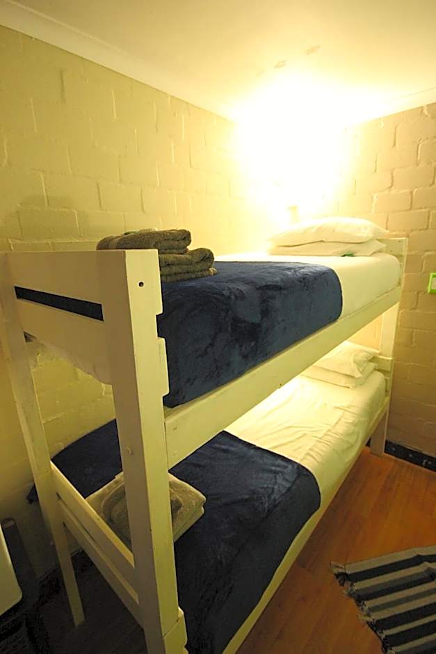 Saltycrax Backpackers