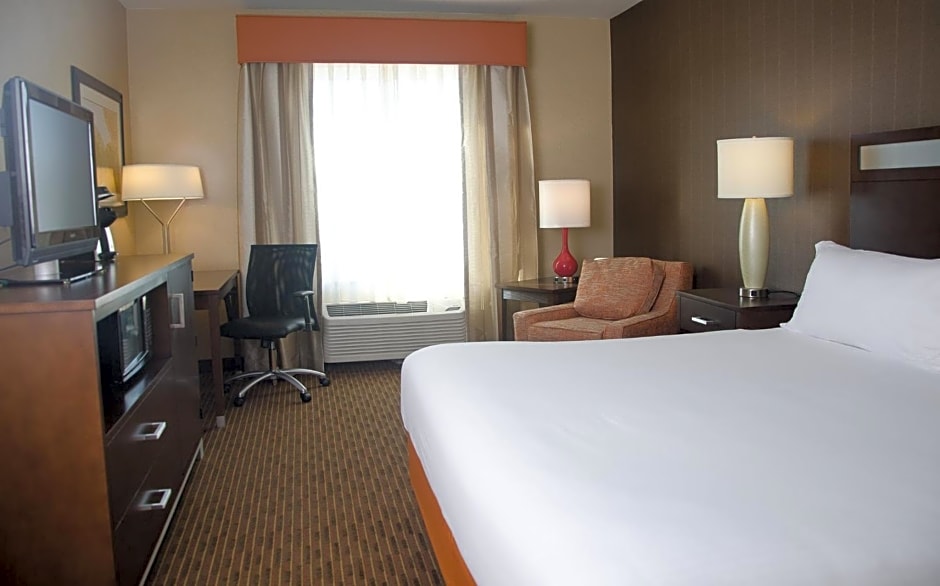 Holiday Inn Express Hotel & Suites Watertown - Thousand Islands By IHG