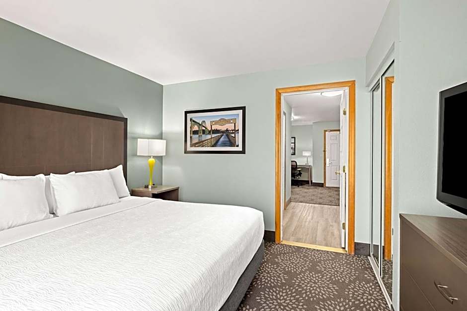 La Quinta Inn & Suites by Wyndham Newport