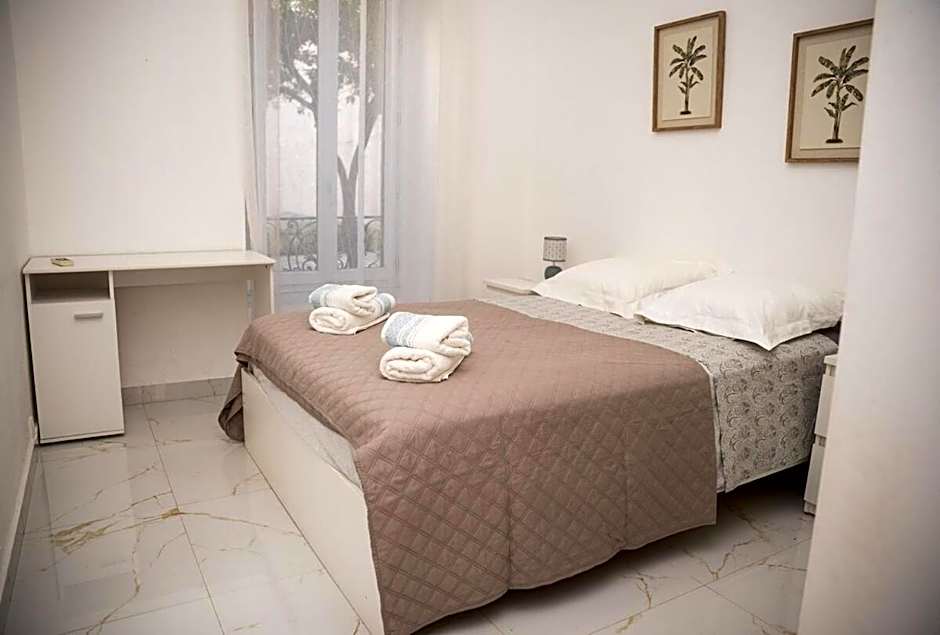 Charmant 4 pièces - Cour privative - Port de Nice