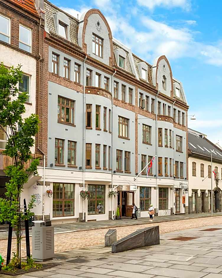 BREEZE Hotel Victoria - Self-Service